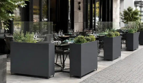 Jardinera metálica para el exterior